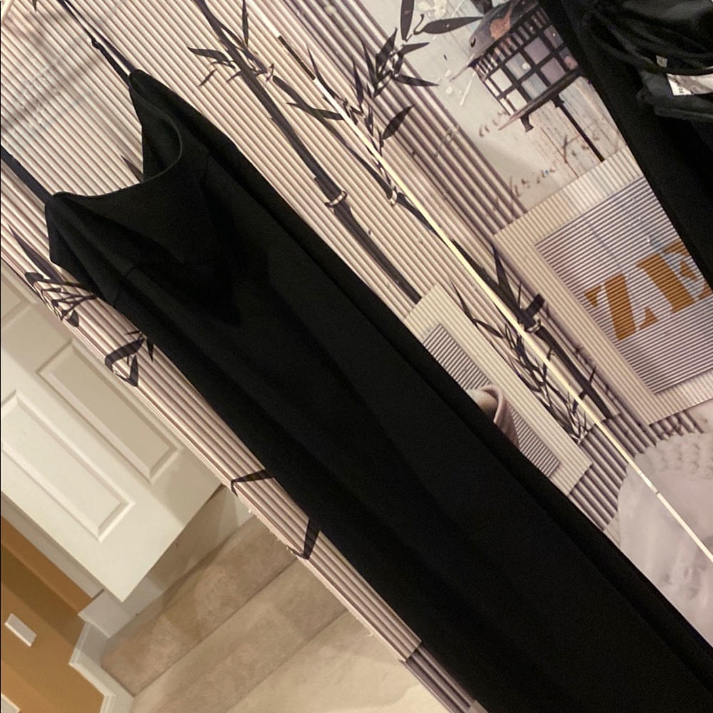 Black Maxi Dress with Elegant Silhouette